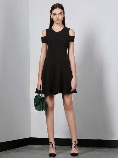 千细女装皮裙 时尚与个性的完美融合